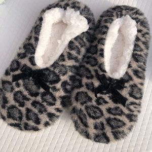 Cozy Animal Print House Slippers 🖤